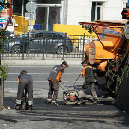 Útépítő, vasútépítő és -fenntartó technikus
